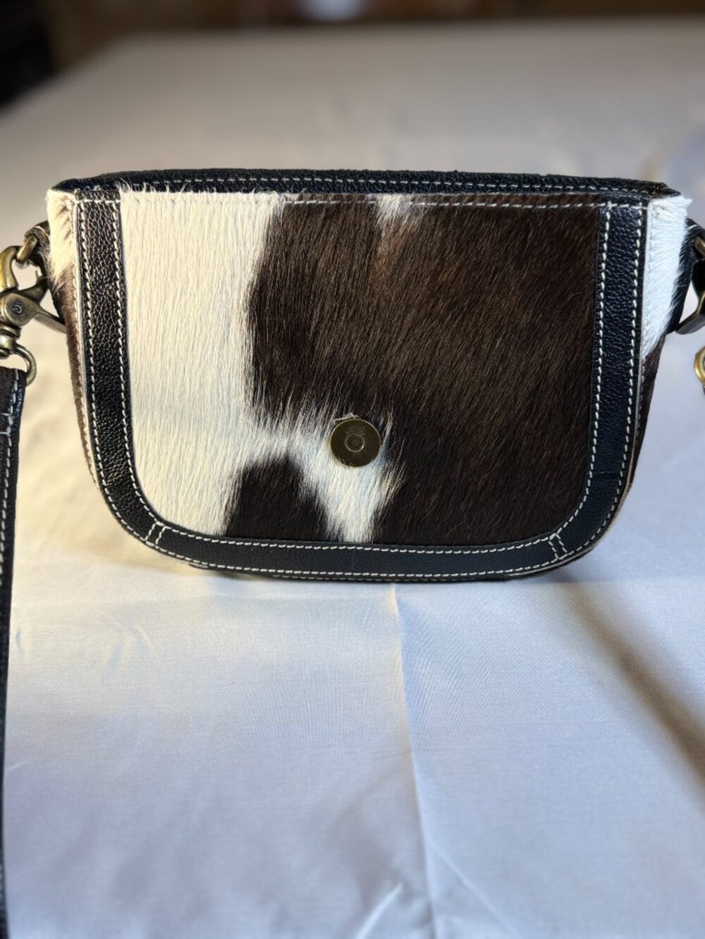 Myra Leather/cowhair crossbody purse. Cute! - Picture 5 of 6